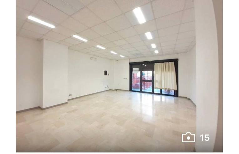 locale commerciale in affitto a Palermo in zona Calatafimi / Cuba