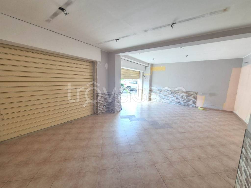 locale commerciale in affitto a Palermo