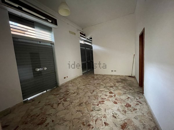 locale di sgombero in affitto a Palermo in zona Libertà