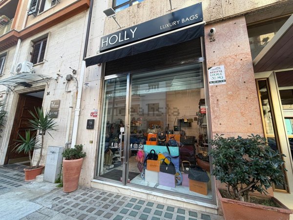 locale commerciale in affitto a Palermo in zona Libertà