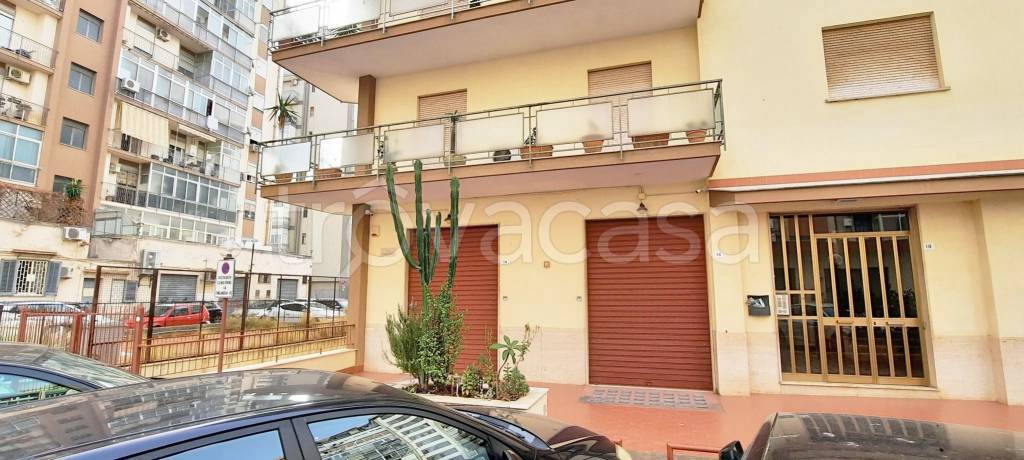 negozio in affitto a Palermo