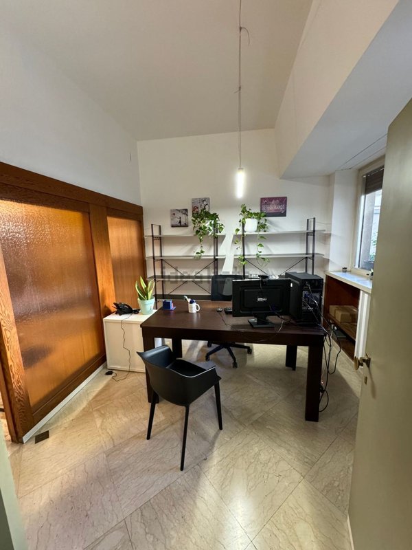 ufficio in affitto a Palermo in zona Libertà