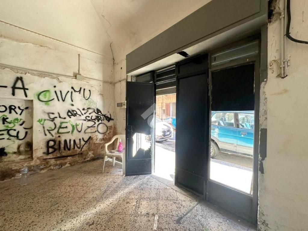 locale commerciale in affitto a Palermo in zona Calatafimi / Cuba