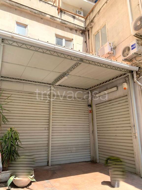 negozio in affitto a Palermo in zona Libertà