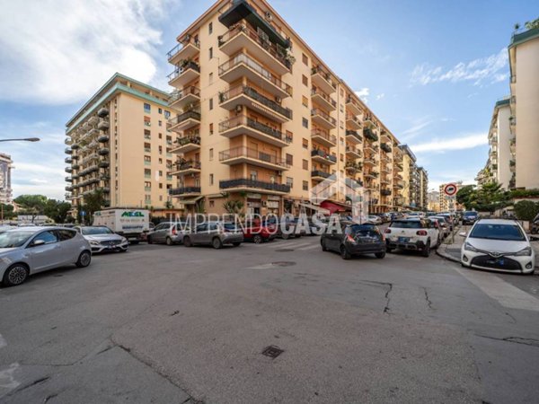 negozio in affitto a Palermo in zona Borgo Nuovo