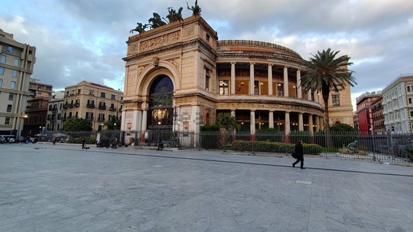 locale commerciale in affitto a Palermo in zona Libertà