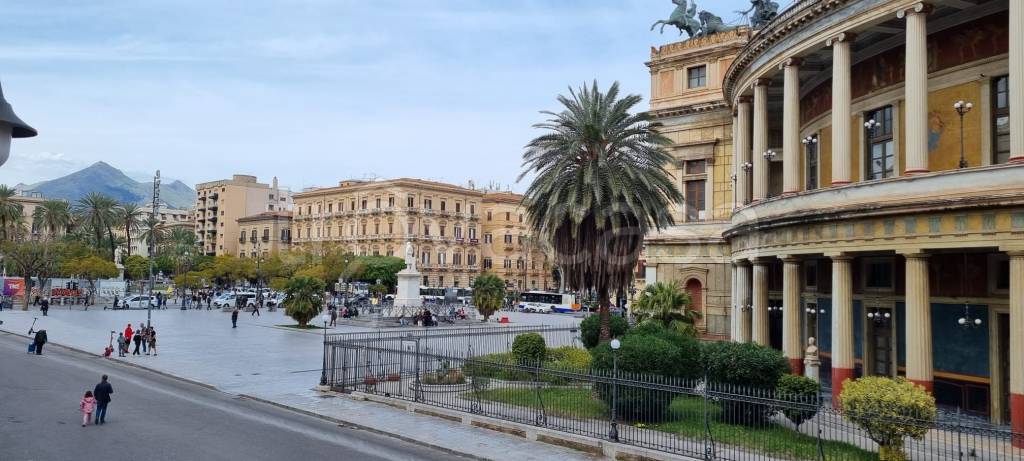 ufficio in affitto a Palermo in zona Politeama