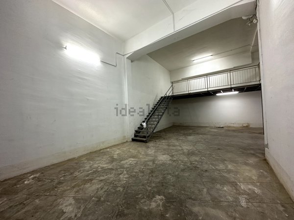 negozio in affitto a Palermo in zona Malaspina/Palagonia