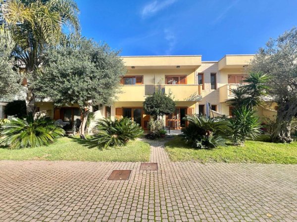 casa indipendente in affitto a Palermo in zona Mondello