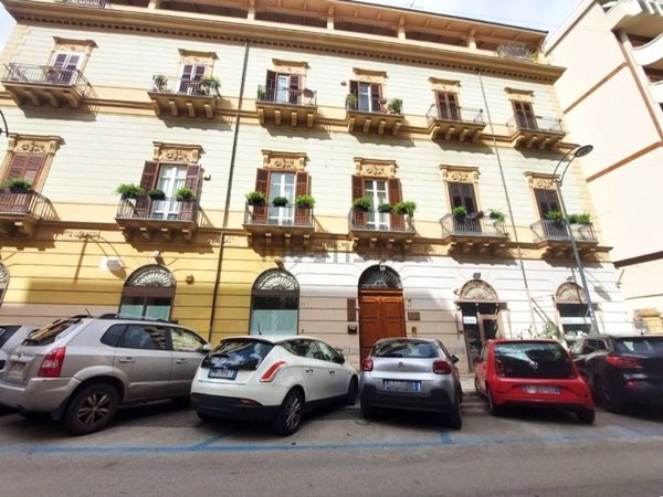 ufficio in affitto a Palermo in zona Libertà
