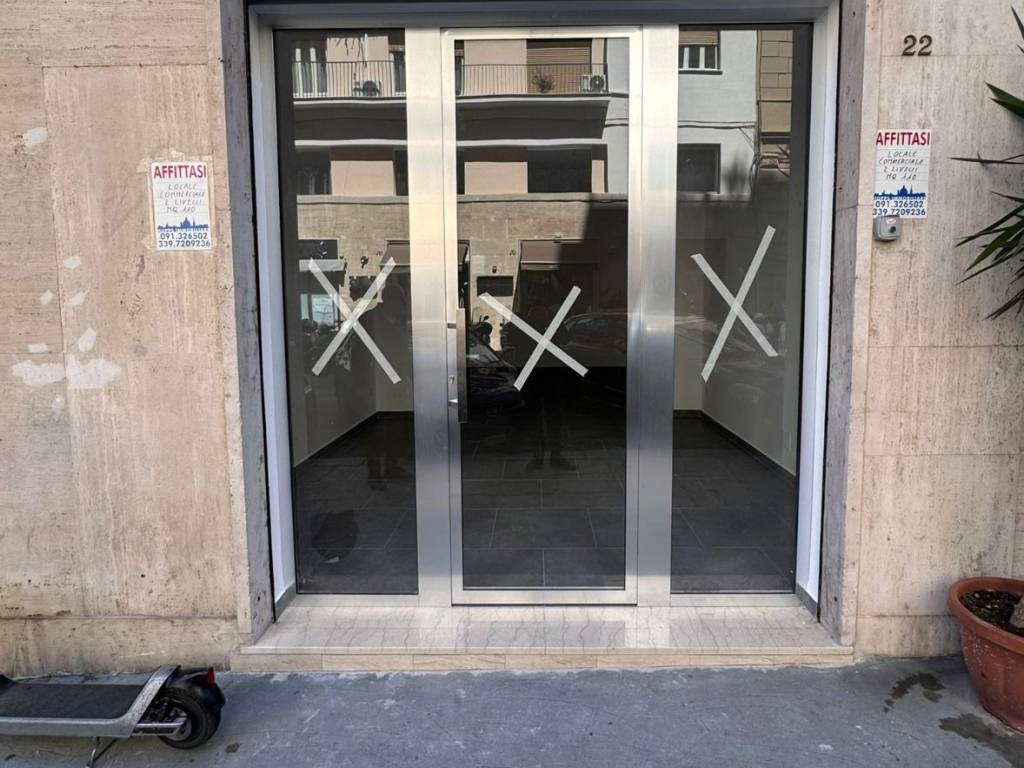 negozio in affitto a Palermo in zona Politeama