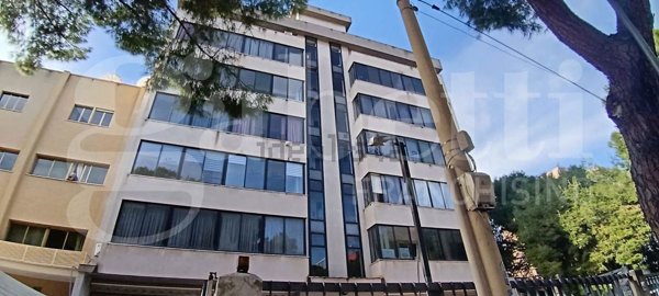 ufficio in affitto a Palermo in zona Politeama