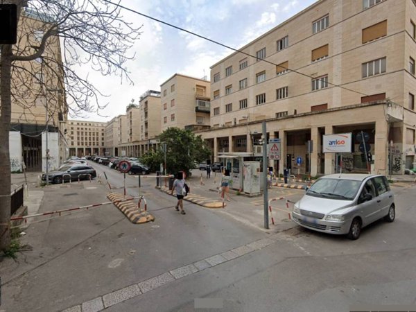 locale commerciale in affitto a Palermo in zona Politeama