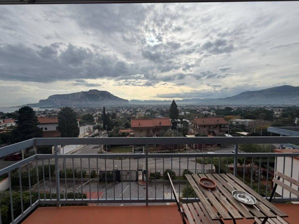 appartamento in affitto a Palermo in zona Mondello