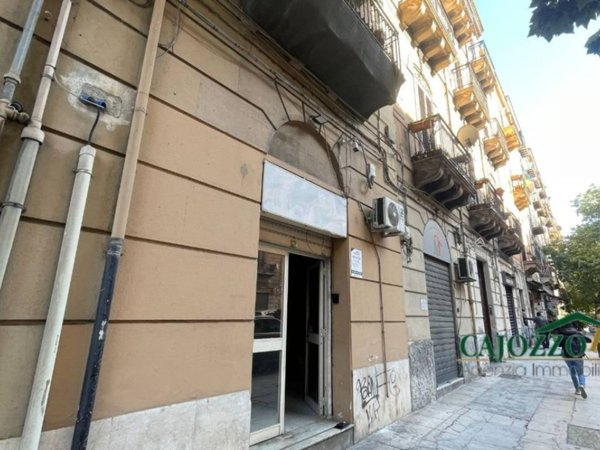 negozio in affitto a Palermo in zona Zisa