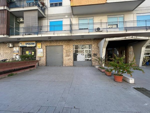negozio in affitto a Palermo in zona Malaspina/Palagonia