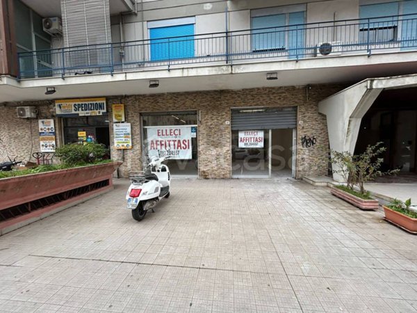 negozio in affitto a Palermo in zona Malaspina/Palagonia