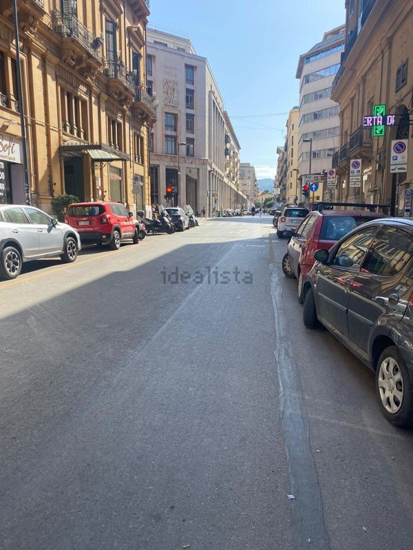 ufficio in affitto a Palermo in zona Politeama