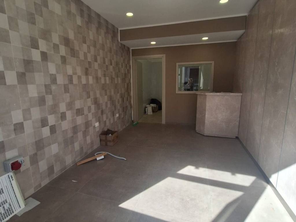 negozio in affitto a Palermo in zona Mondello