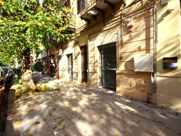 negozio in affitto a Palermo in zona Libertà