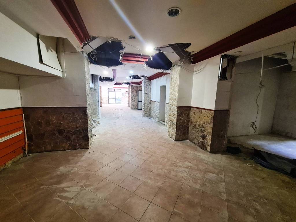 negozio in affitto a Palermo in zona Zisa