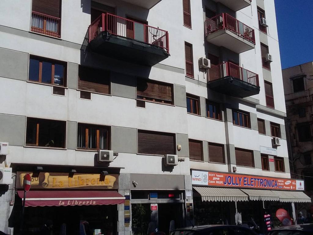 ufficio in affitto a Palermo in zona Libertà