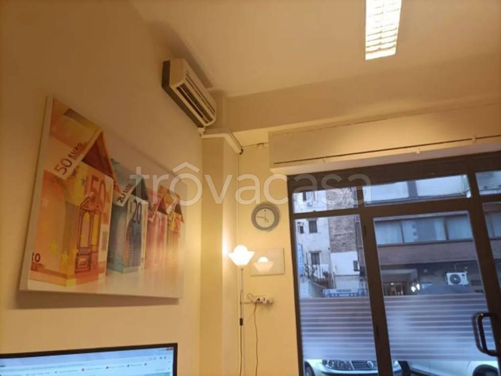 ufficio in affitto a Palermo in zona Politeama
