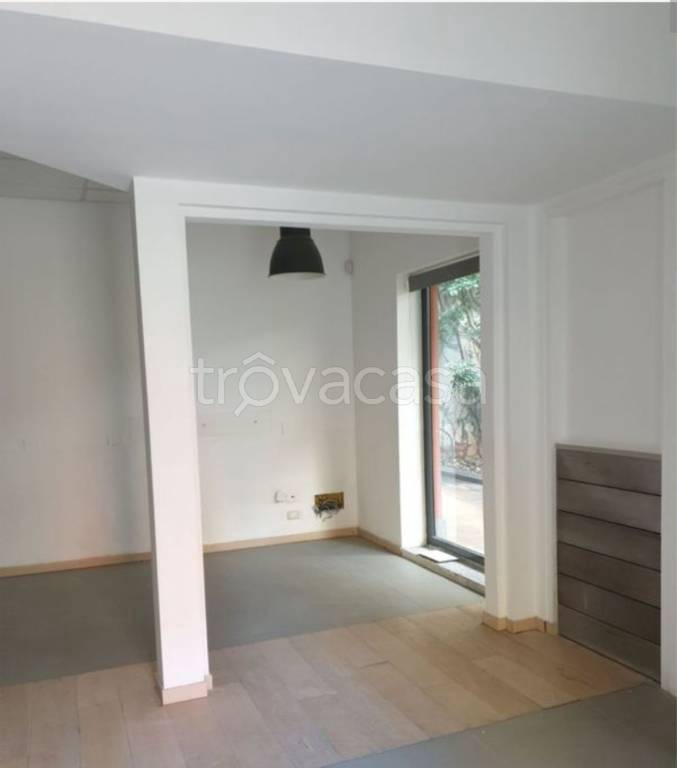 locale commerciale in affitto a Palermo in zona Libertà