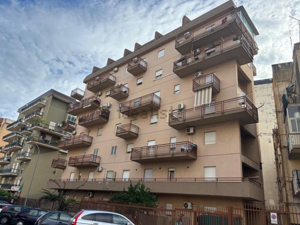appartamento in affitto a Palermo in zona Montegrappa / Santa Rosalia