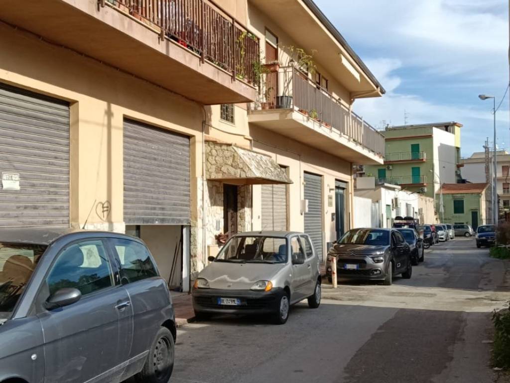 locale commerciale in affitto a Palermo in zona Calatafimi / Cuba
