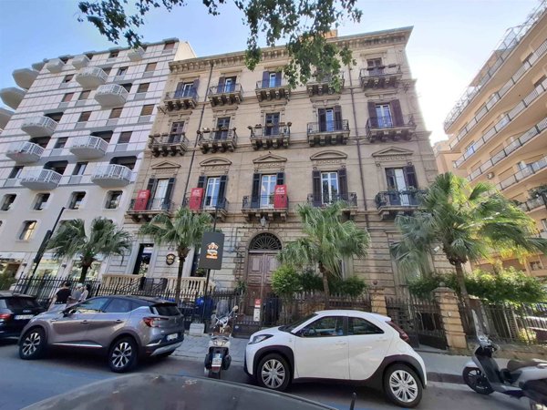 negozio in affitto a Palermo in zona Libertà