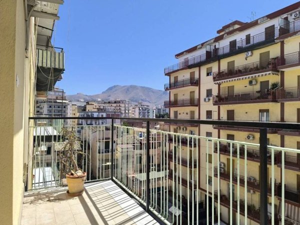 appartamento in affitto a Palermo in zona Montegrappa / Santa Rosalia