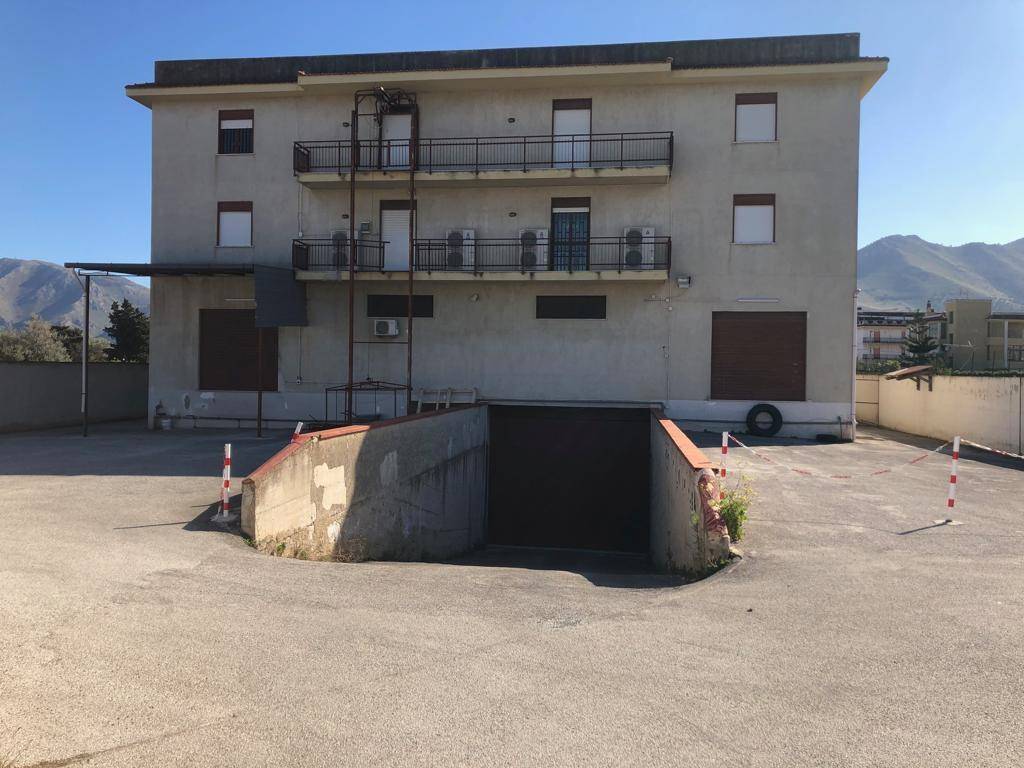 locale commerciale in affitto a Palermo in zona Calatafimi / Cuba