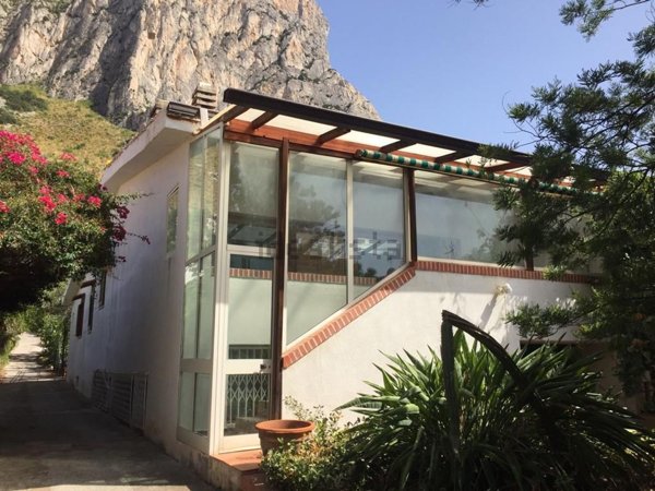 casa indipendente in affitto a Palermo in zona Sferracavallo