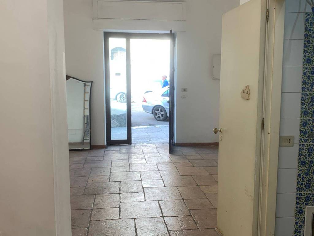 negozio in affitto a Palermo in zona Centro storico