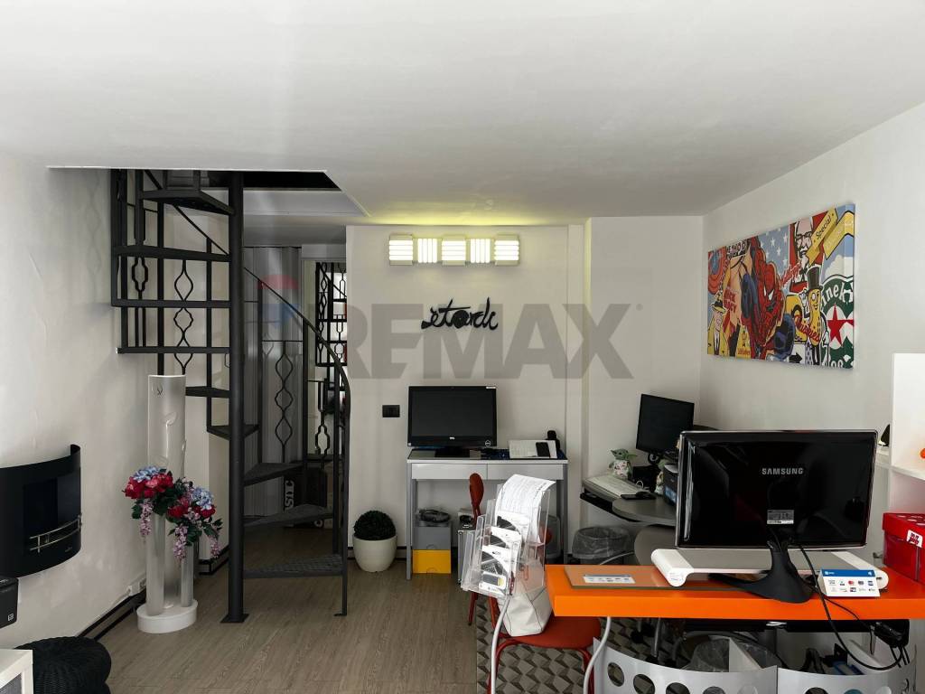 negozio in affitto a Palermo in zona Libertà