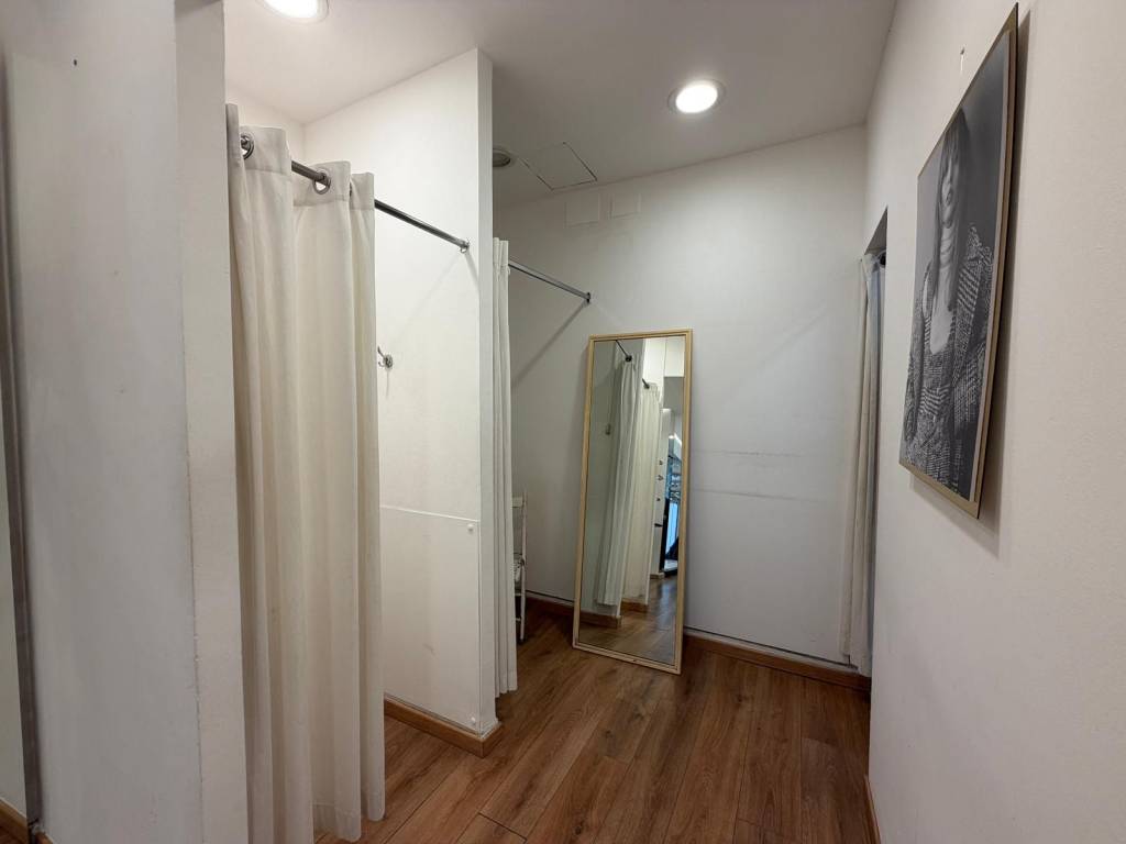 negozio in affitto a Palermo in zona San Lorenzo