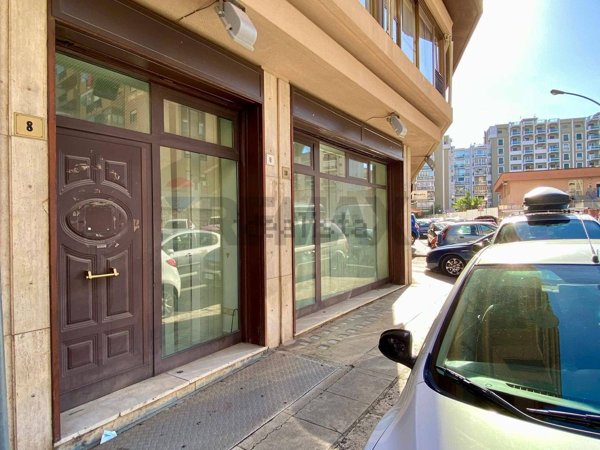 locale commerciale in affitto a Palermo in zona Malaspina/Palagonia