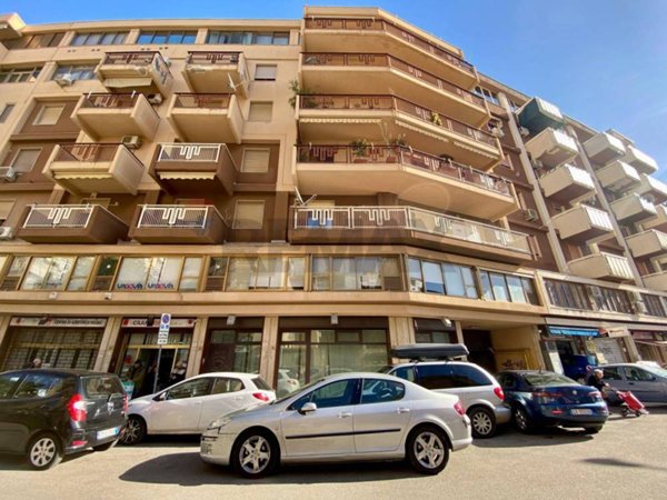 locale commerciale in affitto a Palermo in zona Malaspina/Palagonia