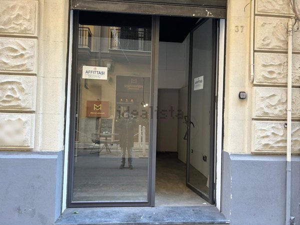 locale commerciale in affitto a Palermo in zona Libertà