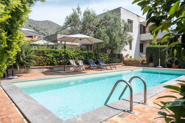 casa indipendente in affitto a Palermo in zona Mondello