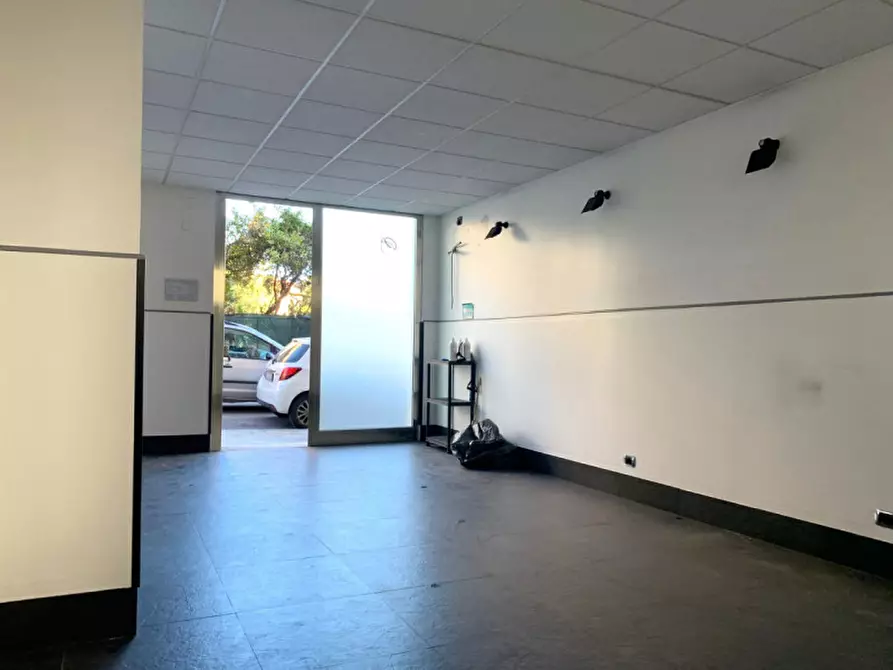 negozio in affitto a Palermo in zona Libertà