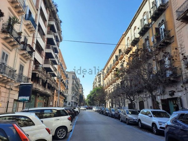 ufficio in affitto a Palermo in zona Politeama