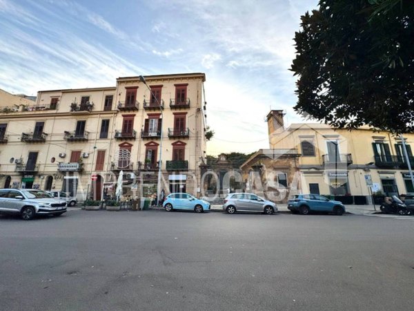 negozio in affitto a Palermo in zona Politeama