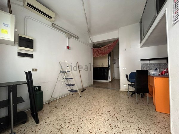 locale di sgombero in affitto a Palermo in zona Altarello