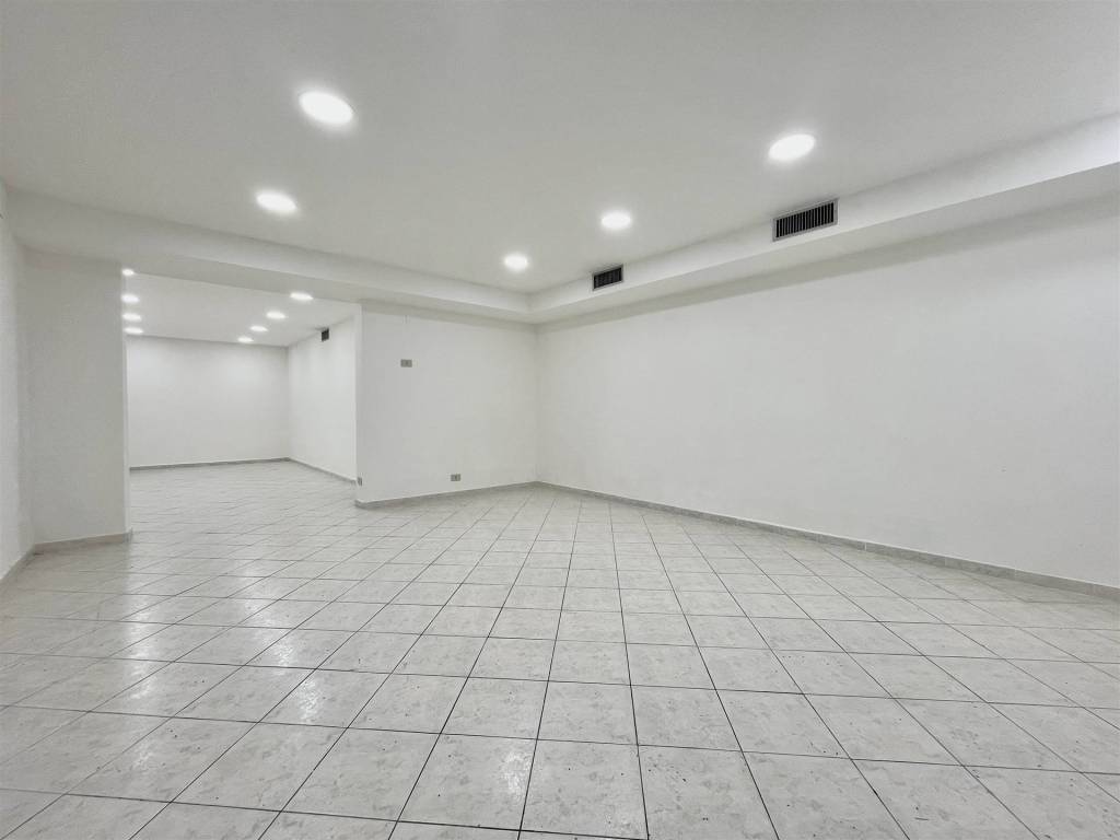 negozio in affitto a Palermo