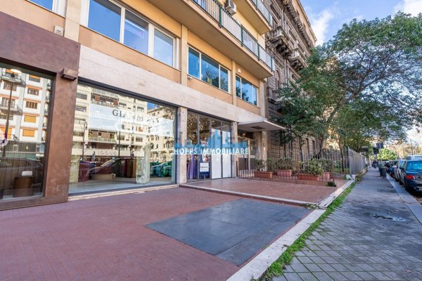 locale commerciale in affitto a Palermo in zona Libertà