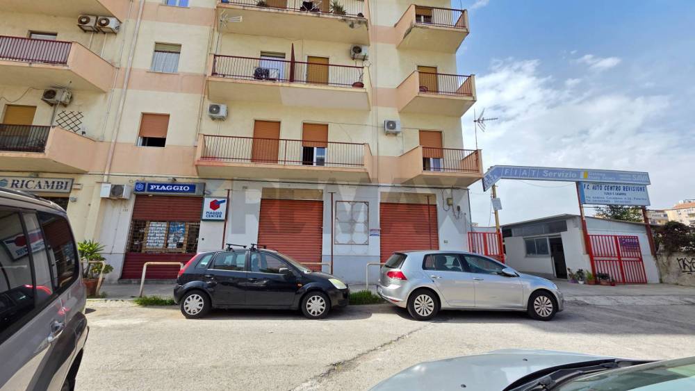 locale commerciale in affitto a Palermo in zona Oreto