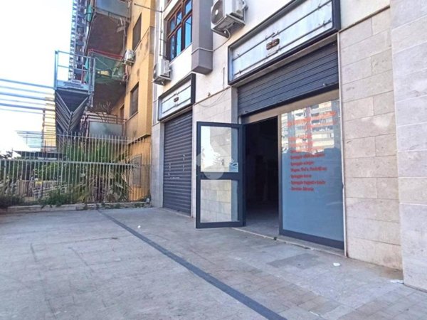 negozio in affitto a Palermo in zona Libertà