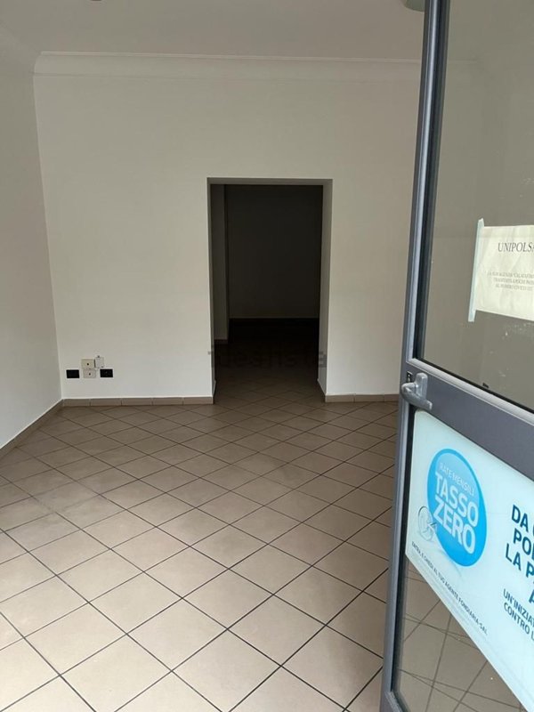 locale commerciale in affitto a Palermo in zona Calatafimi / Cuba